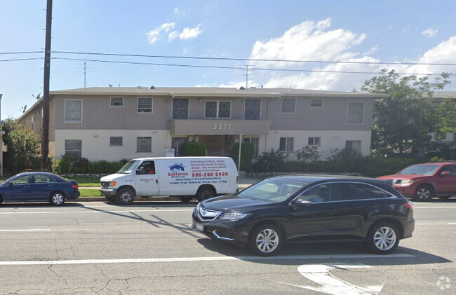 Building Photo - 3571 S Sepulveda Blvd Unit 15 Rental