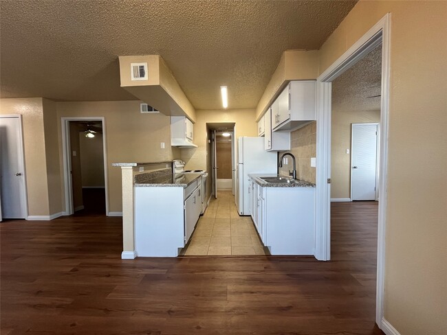 Photo - 2750 Holly Hall St