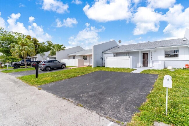 Photo - 10383 SW 209th Ln