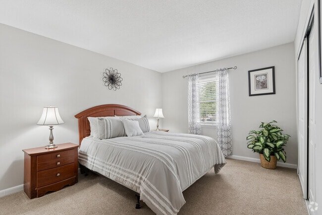 2BR,2.5BA - 918SF - Primary Bedroom