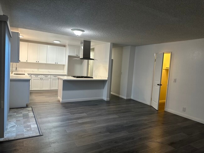 Photo - 244 S 10th St