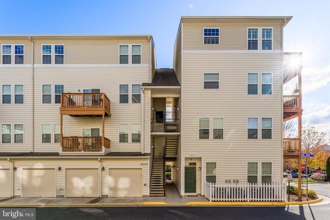 Building Photo - 42235 San Juan Terrace Unit 303