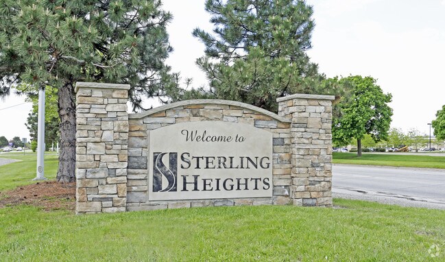 Photo - Pinewood Court Condominiums