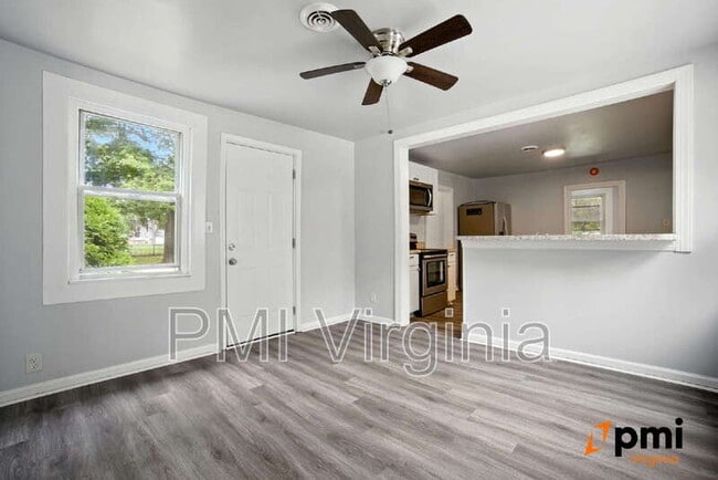 Photo - 2727 Jamestown Ave