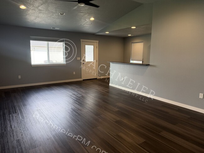 Photo - 151 SW Nye Ave