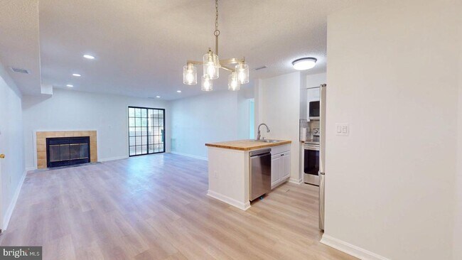 Photo - 6955 Mary Caroline Cir Unidad E