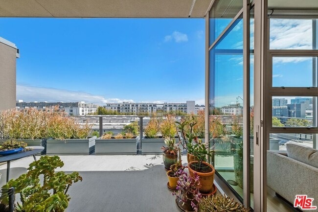 Photo - 4080 Glencoe Ave Unidad 420