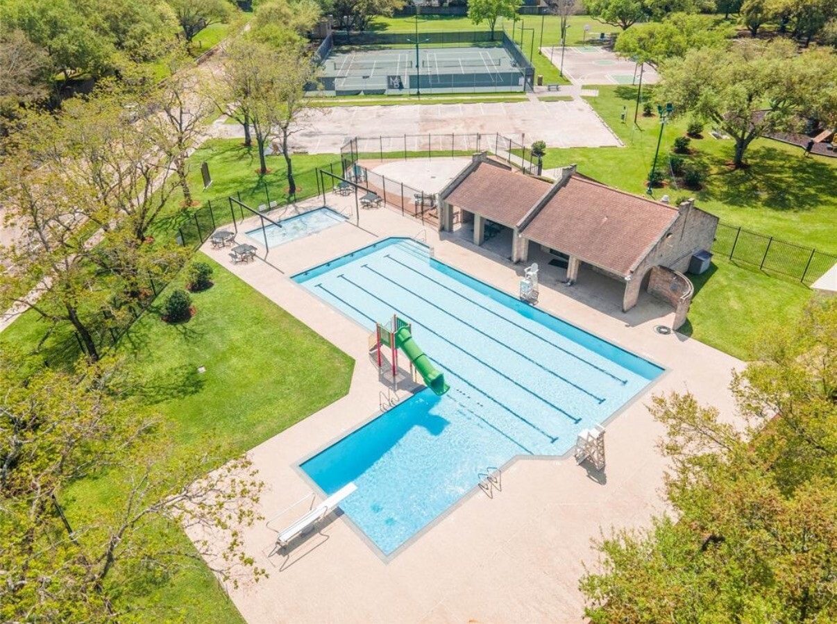 Photo - 2827 Woodhall Ct