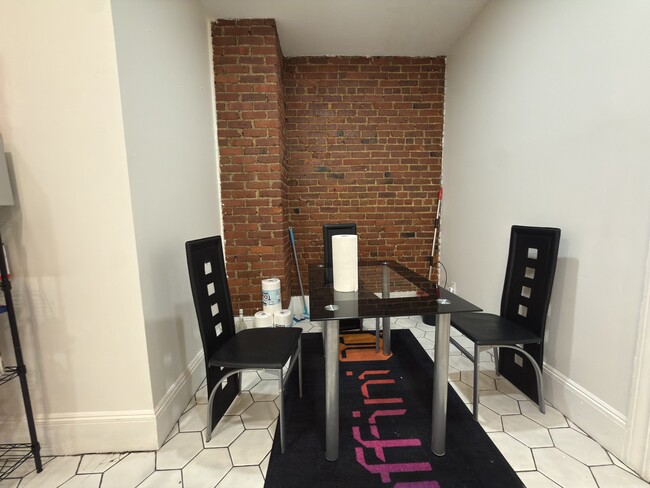 Photo - 56 Park Vale Ave Unidad 9