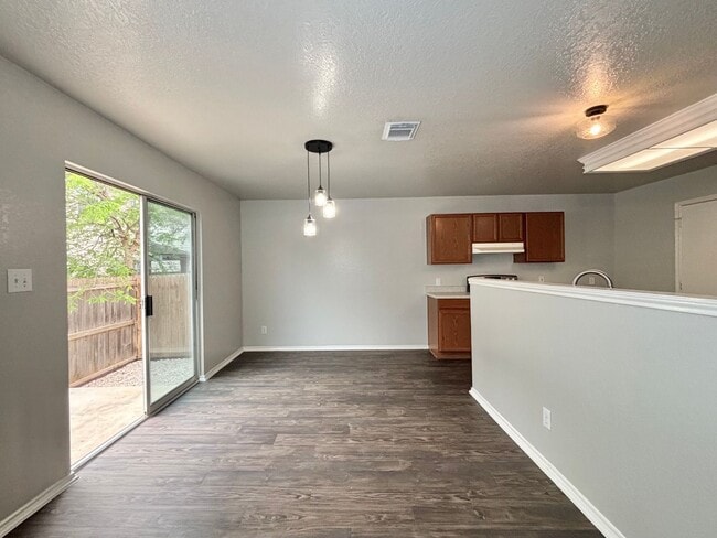 Photo - Spacious 4 Bedroom Home in Bristol Forest!