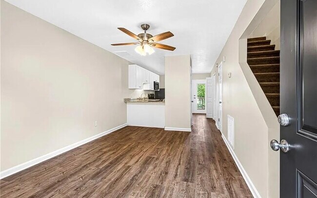 5148 Spring St Unit B4