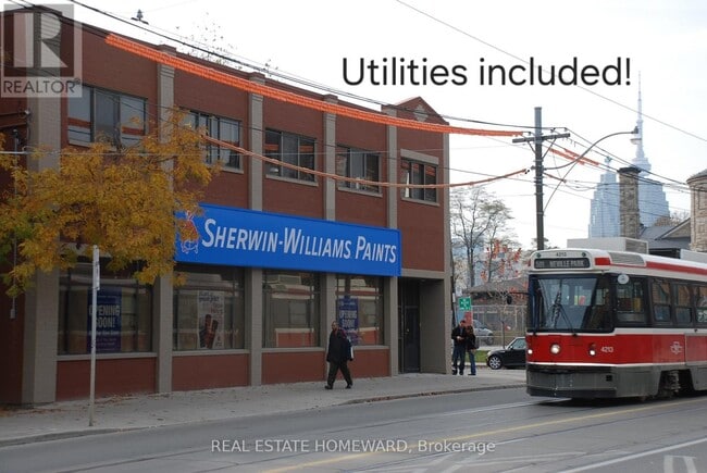 Photo - 425 Queen St E