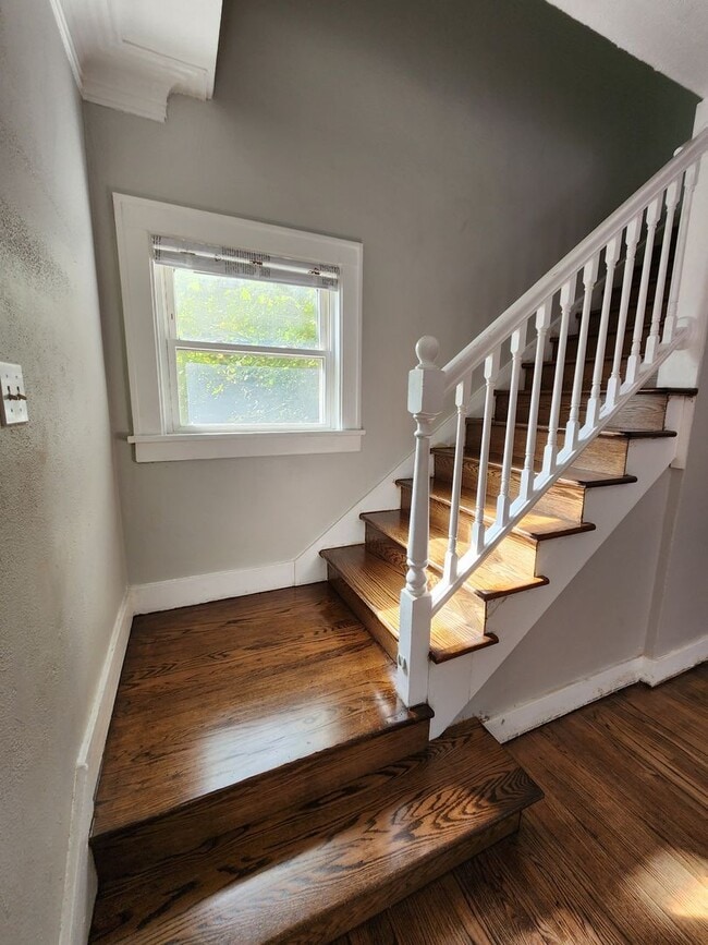 Photo - Large Glen Park Home! Original Hardwood Fl...