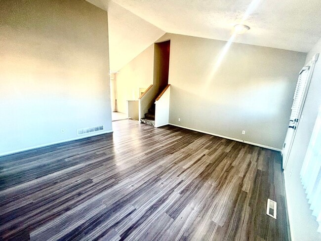 Photo - 17773 Olive St