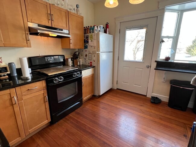 Photo - 79 Capen St Unit 2