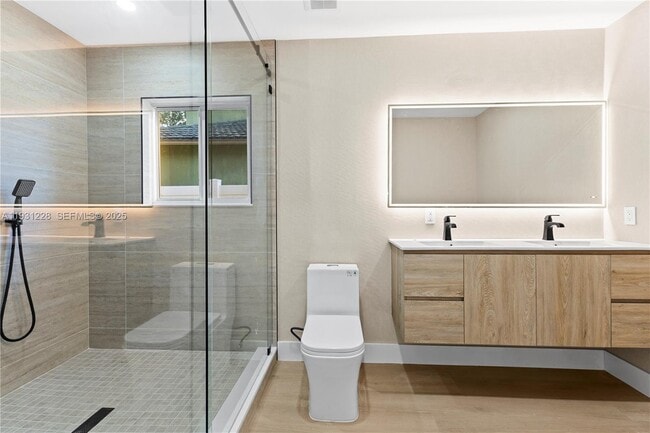 Photo - 16859 Crestview Ln