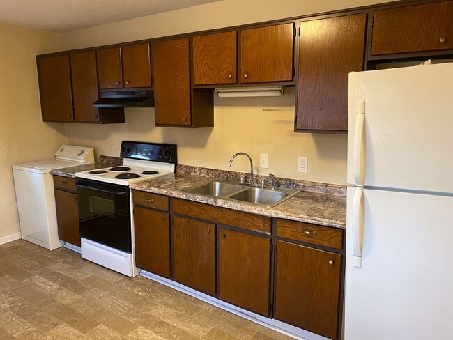 Photo - 220 Vickery Dr