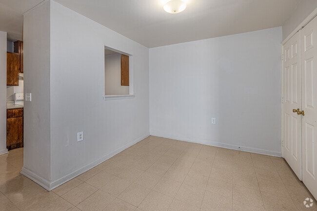 3BR, 1BA - 1,147SF - Dining Room