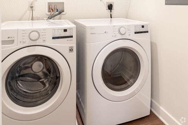 Cadence- 3BR, 2BA - Preston Lake Apartments