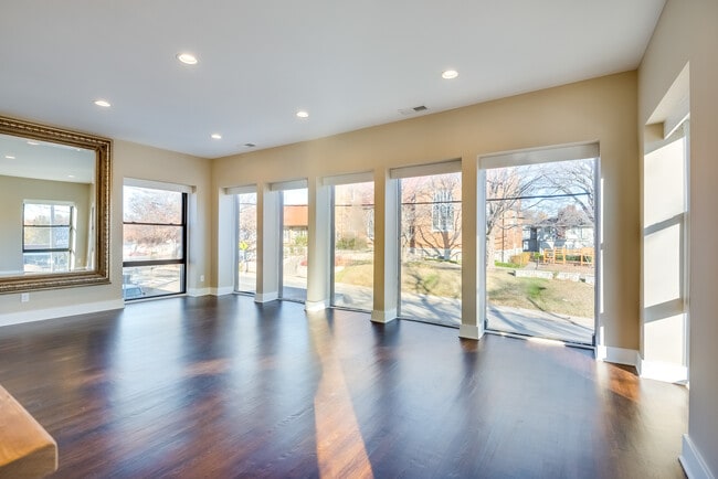 Photo - 1701 Westport Rd