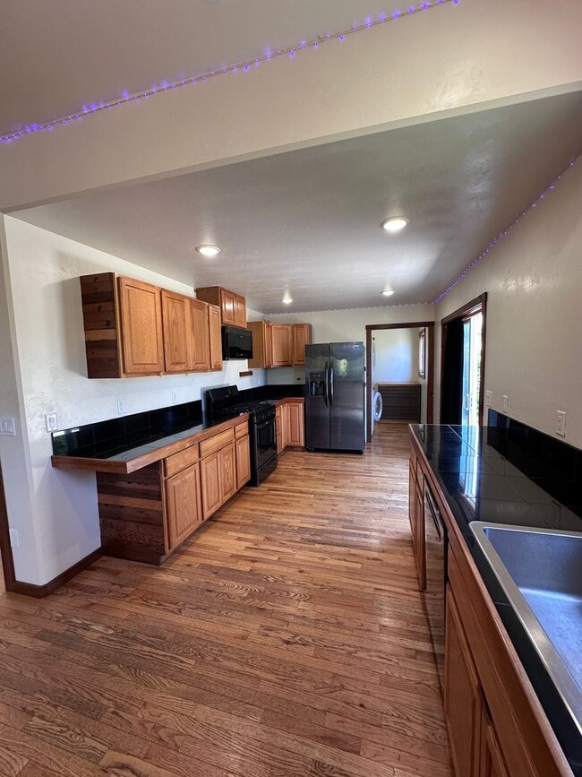 Building Photo - Beautiful Custom 3-Bedroom, 2-Bath Home on a Sunny Quarter-Acre in McKinleyville