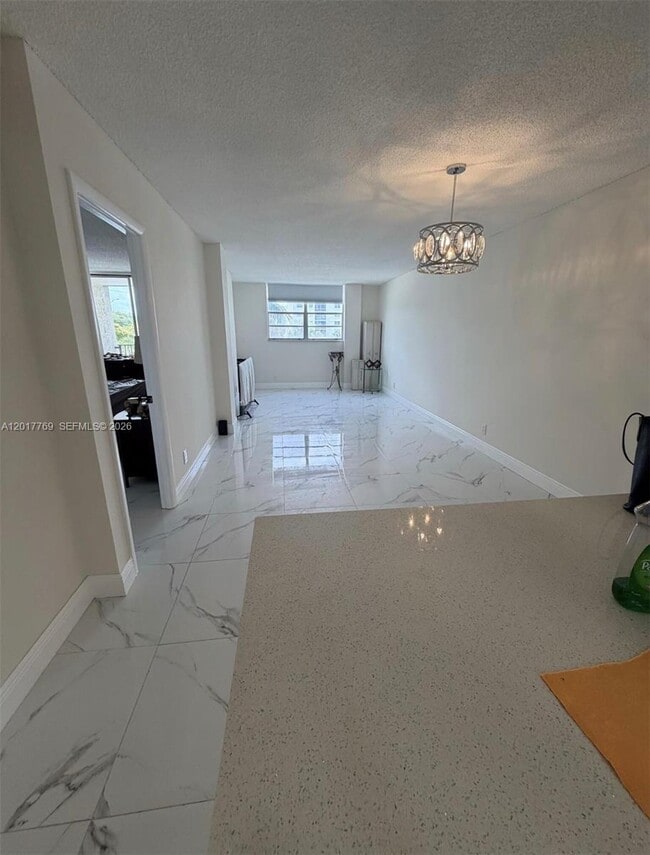 Building Photo - 2903 N Miami Beach Blvd Unit 303