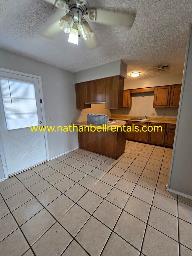 Photo - 1452 26th St NE