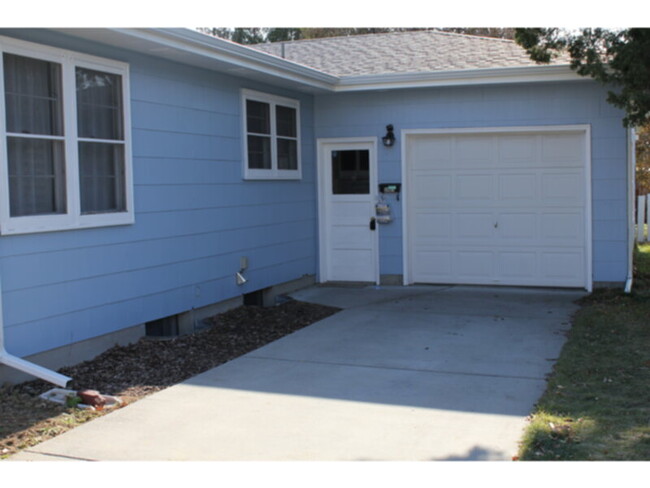 Charming 2-Bedroom, 1-Bath Lower Unit Dupl... - Charming 2-Bedroom, 1-Bath Lower Unit Dupl... Casa