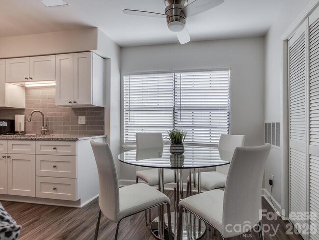 Photo - 406 W 9th St Unidad 204