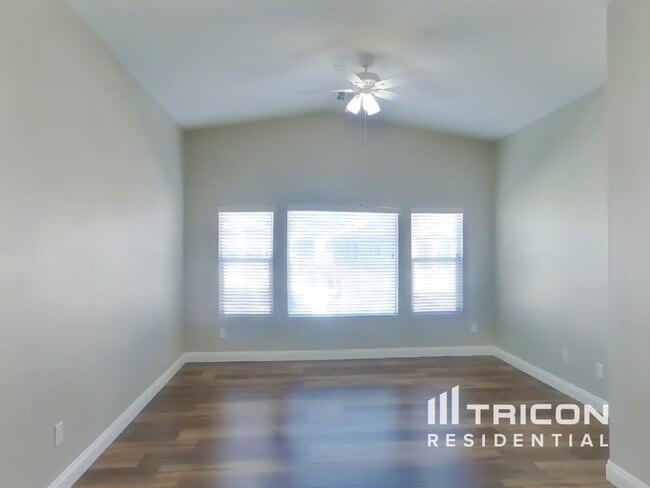 Photo - 8803 Tomnitz Ave