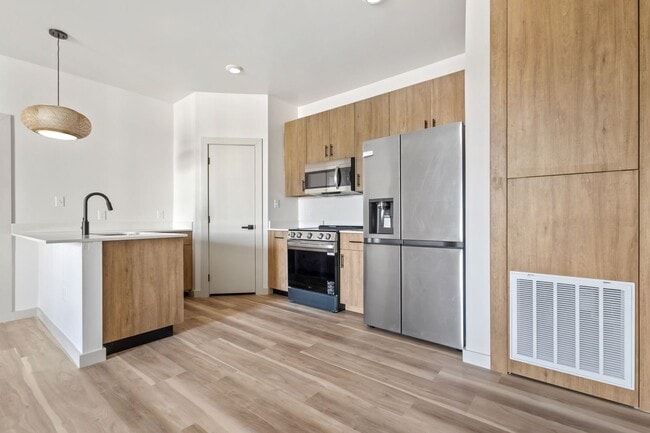 Photo - 225 E New Hampshire St Unidad #14