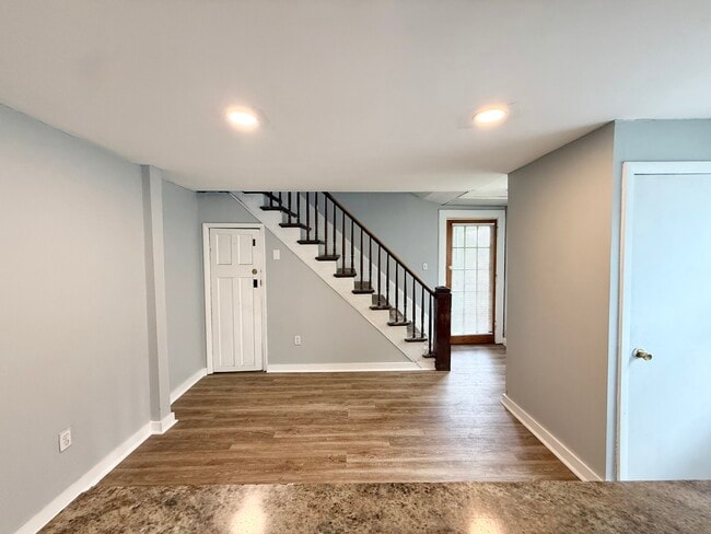 Photo - 185 High St Unidad A