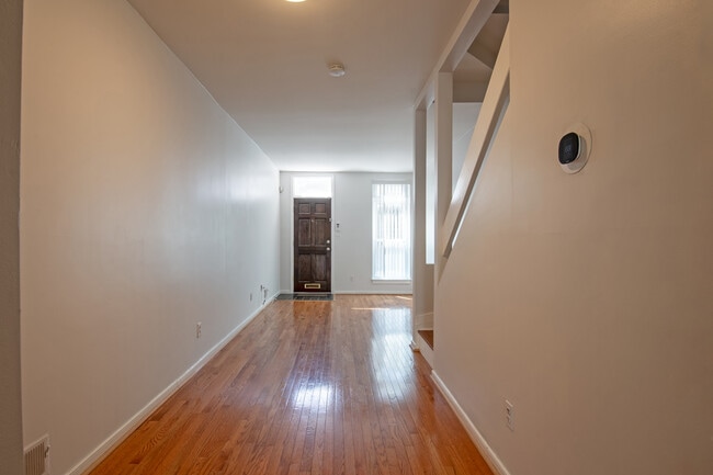 Photo - 107 Scott St