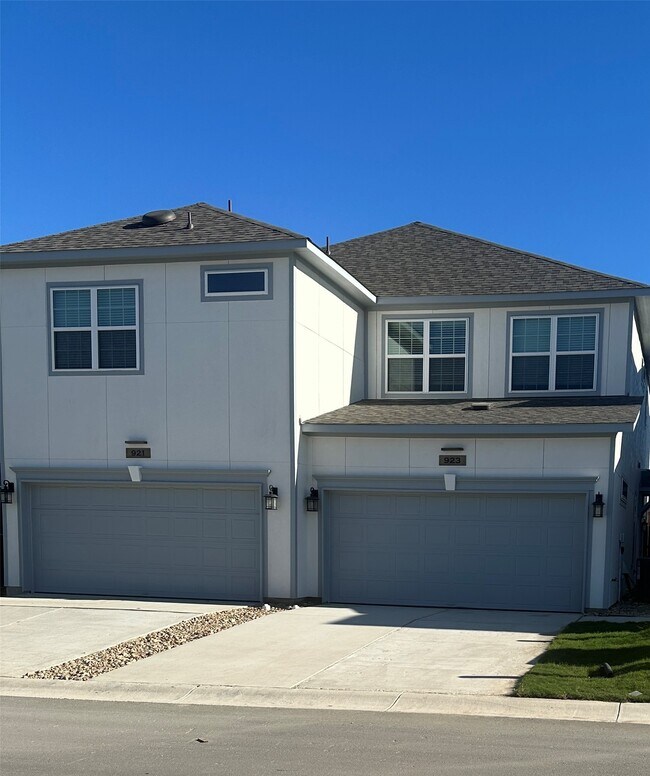 Photo - 923 Beebrush Ln