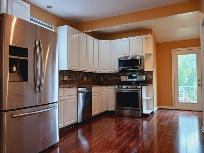 Photo - 2603 Hamlin St NE