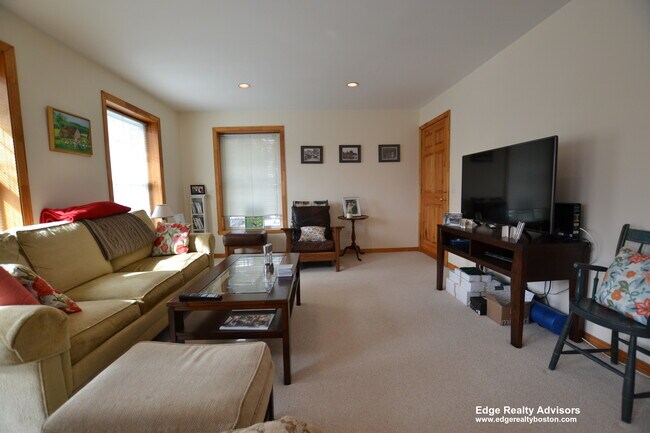 Photo - 16 Lanark Rd Condo Unit A