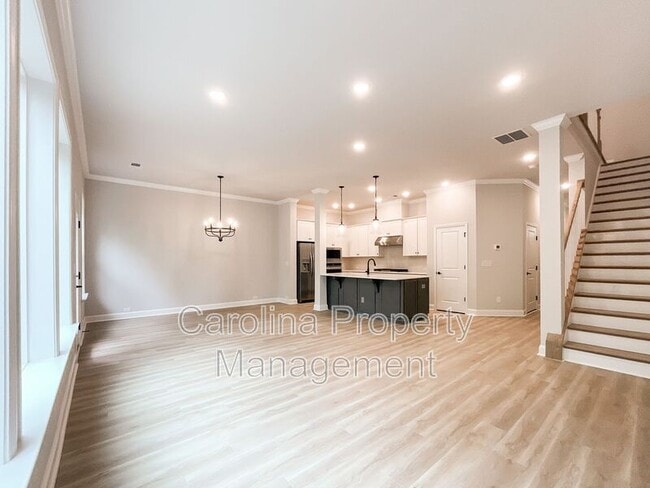 Photo - 8229 Houser St