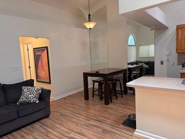 Photo - 2 Bed 2 Bath Home in Seranola Manor ! Fenced in YARD!