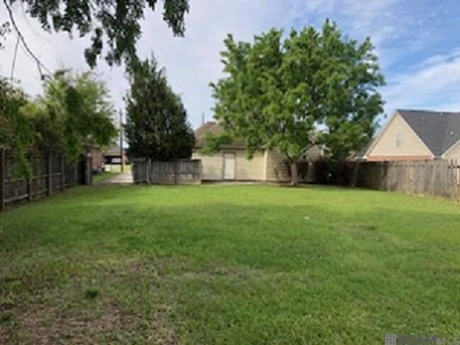 Photo - 38159 Willow Lake E Ave