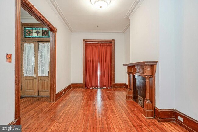 Photo - 627 N 32nd St