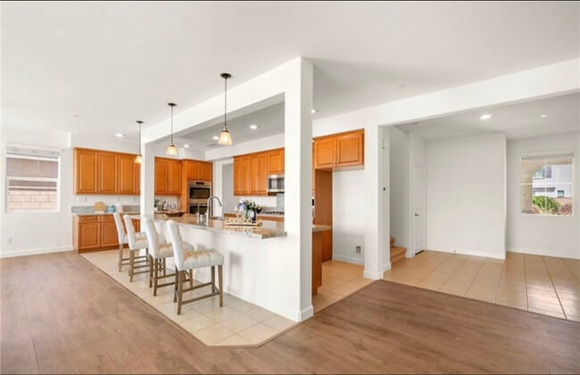 Photo - 14925 Shoreham St