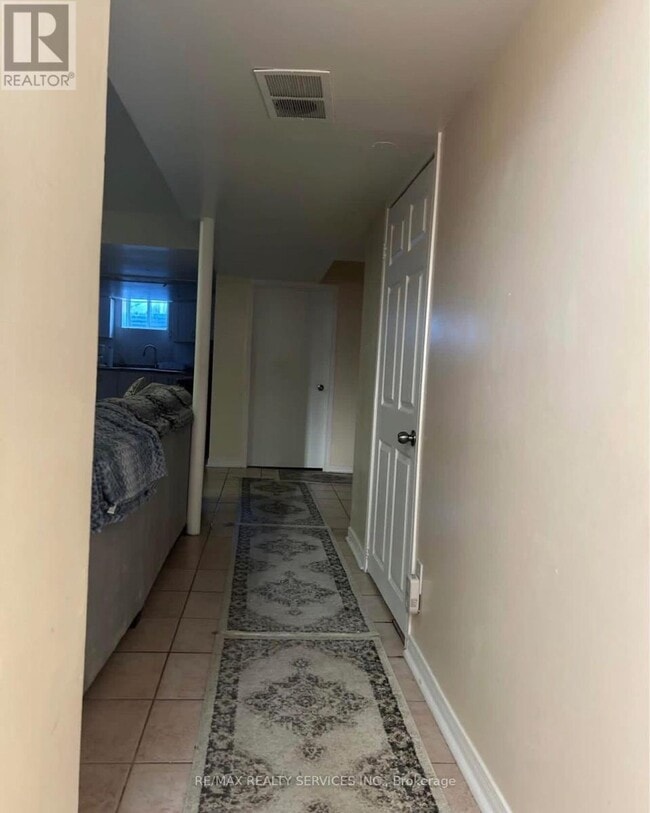 Photo - 3311 Pilcom Crescent