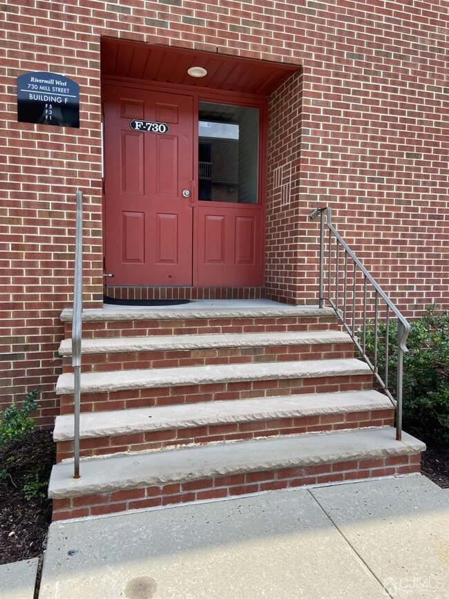 Photo - 730 Mill St Condo