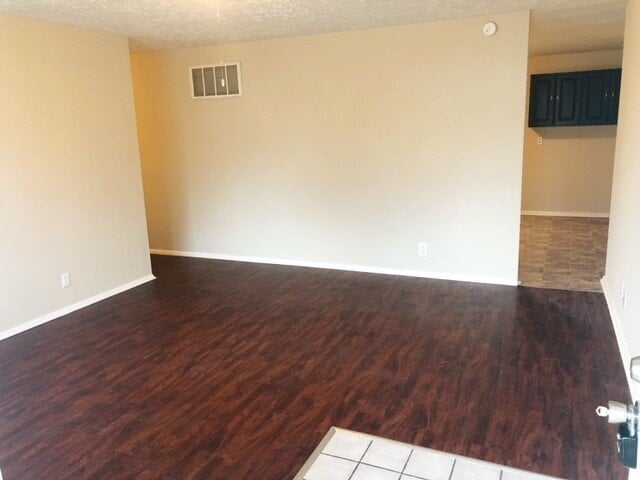 EAST - RECENTLY UPDATED 4 BEDROOM / 2 BATH HOME AVAILABLE NOW!