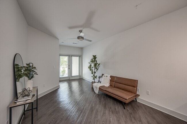 Photo - Special Offer: Get 8 weeks FREE Unit CDW1