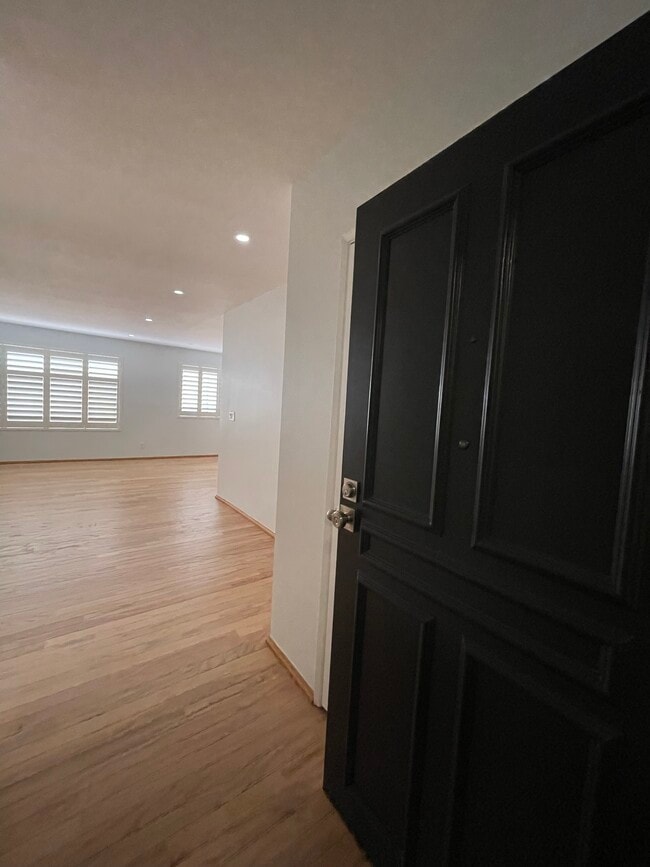 Photo - 700 Westmount Dr Unit 103