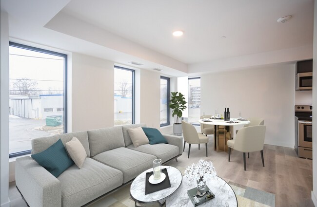 Photo - 325 University Ave W