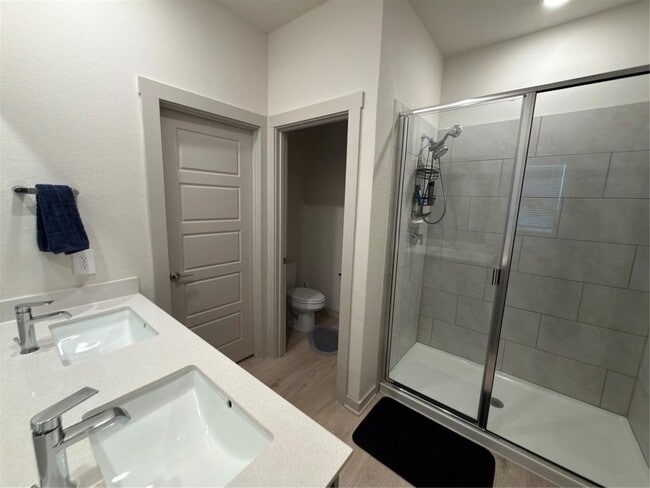 Photo - 119 Gillingham St