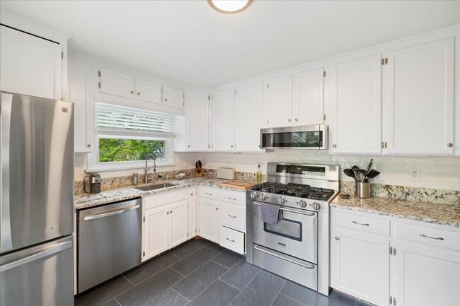 Photo - 1100 Kentwood Dr