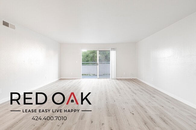 Photo - 14655 Sylvan St Unidad 107